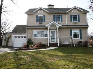 49 Woodcrest Cir, Springfield, NJ 07081