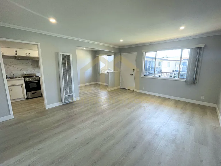 720 N G St #16 — Photo 2