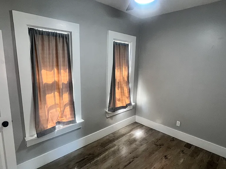 492 Haydens Ln — Photo 7