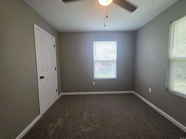 407 Rock St — Photo 12