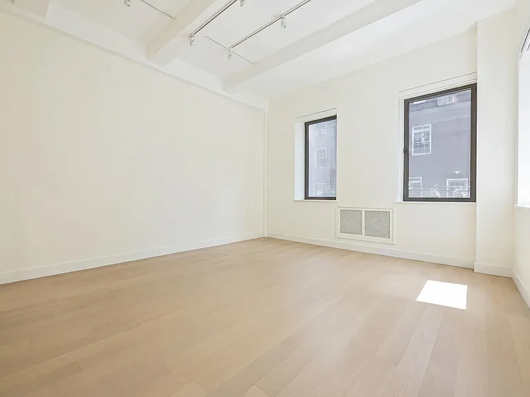 251 W 19th St #2C — Photo 3