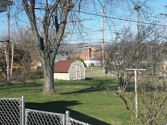 3rd image of 1219 Uhlwood Dr
