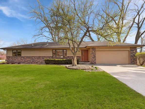 812 Crystal St, Ames, IA 50010