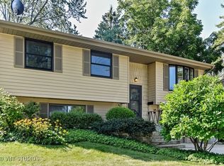 1433 Kingston Ln, Schaumburg, IL 60193
