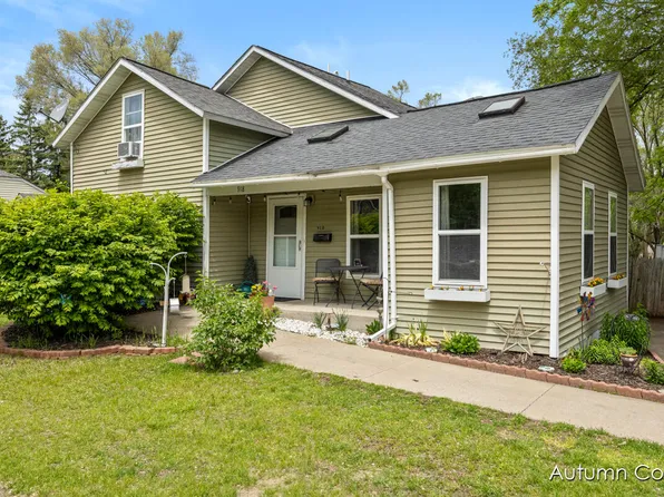 918 W Grove St, Greenville, MI 48838