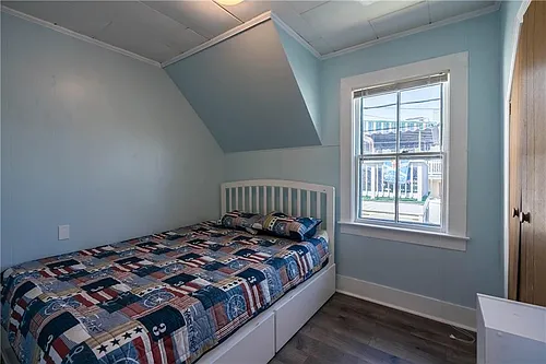 13 Bay Ave Photo 1