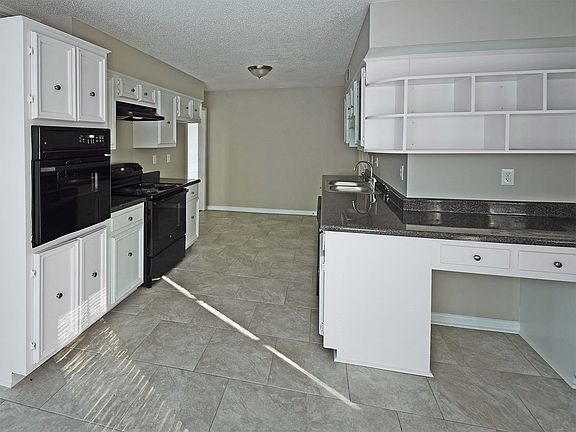 5th image of 8479 Bergen Dr