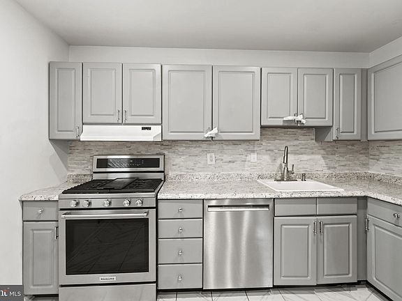 2nd image of 3613 Saint Johns Pl