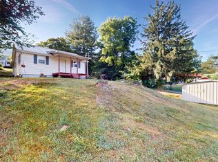103 U G Buckles Rd, Elizabethton, TN 37643
