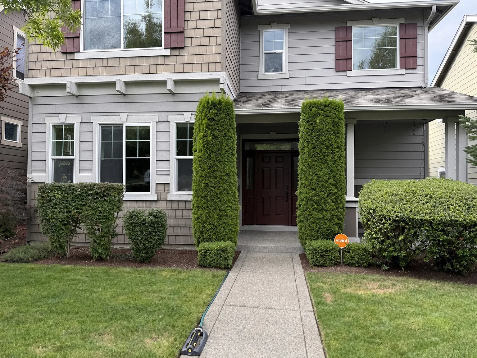 3 bed, 2.5 bath, 2064 sqft, $3,200 — Photo 1
