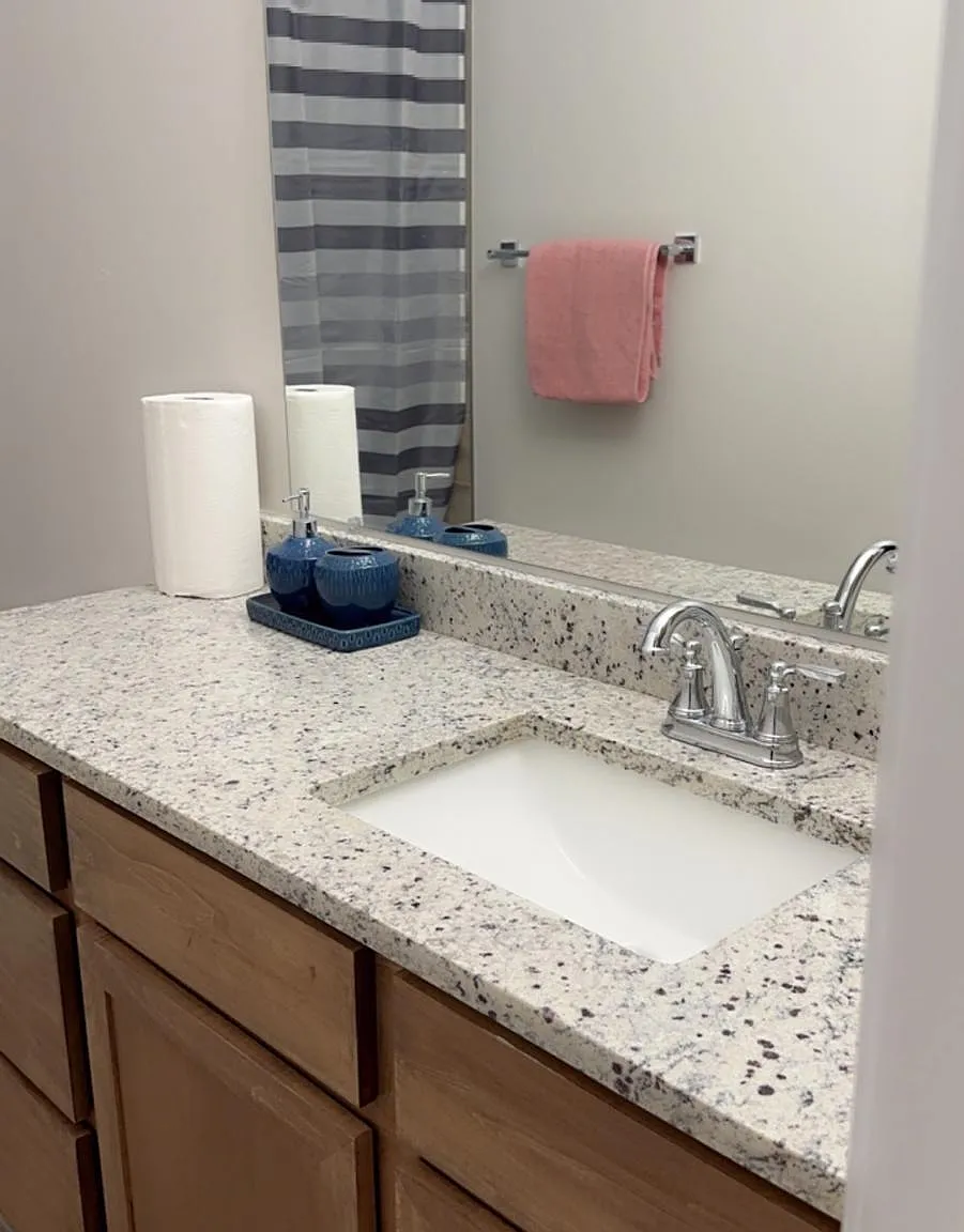4 bed, 6.0 bath, 2193 sqft, $2,350 — Photo 3