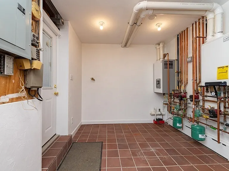 72 Fairmont St #2 — Photo 10
