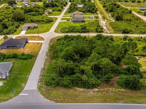 560/562 Alabama Rd S, Lehigh Acres, FL 33974