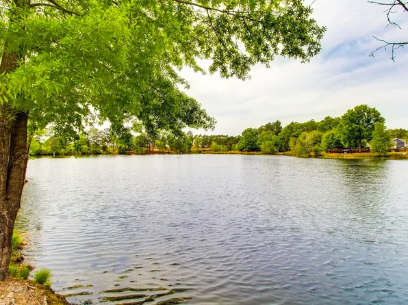 140 Southern Lake Ct, Camden, SC 29020