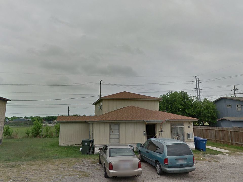 1st image of 106 Green Point Dr