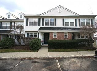 15 Magnolia Ln, Mount Arlington, NJ 07856