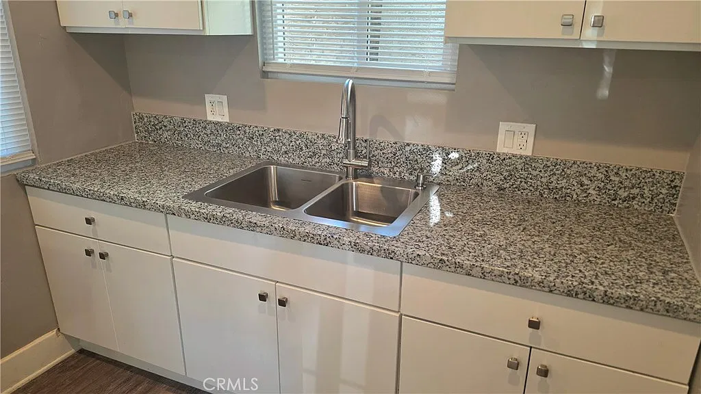 2 bed, 1.5 bath, 850 sqft, $2,950 — Photo 2
