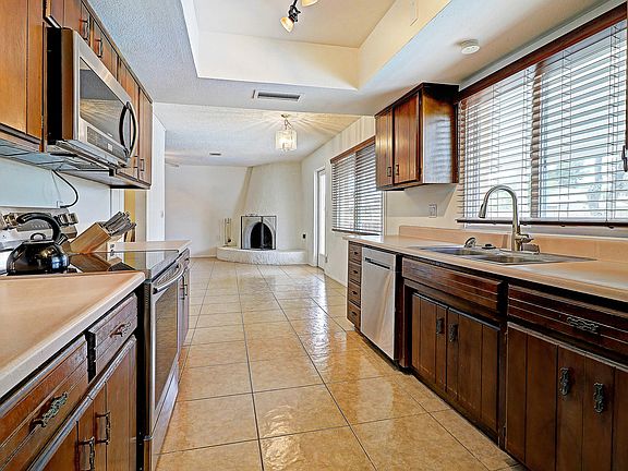4th image of 8204 N 47th Dr