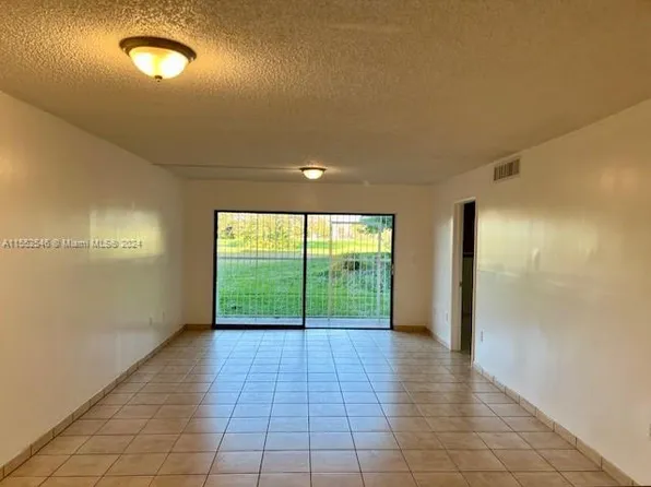 8881 Fontainebleau Blvd APT 104-A, Miami, FL 33172