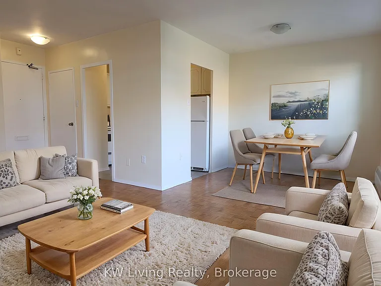 480 Lakeshore Rd E #301 — Photo 5