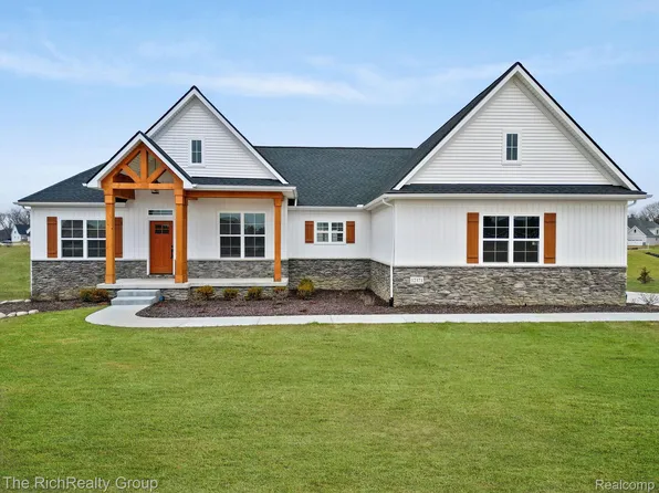 12371 Janes Lndg, South Lyon, MI 48178