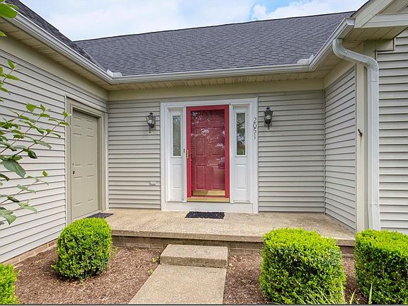 2nd image of 2051 Fairway Blvd