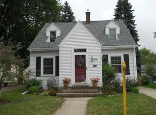 1218 W Oklahoma St, Appleton, WI 54914