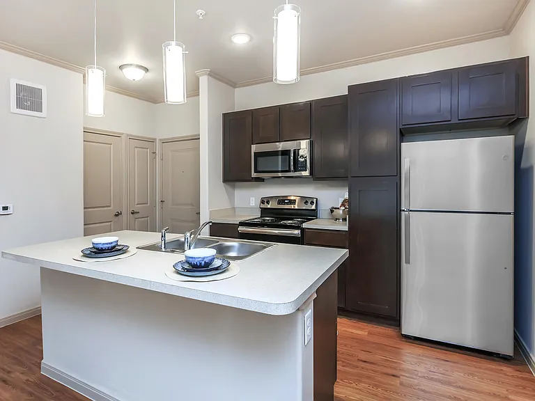 Midway Villas Apartments — Photo 27