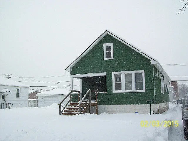 845 Greenbay Ave photo 1