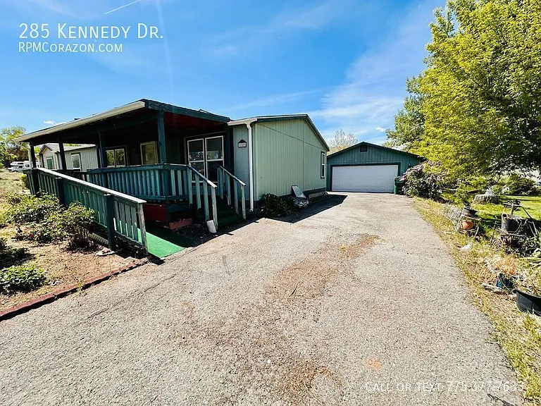 285 Kennedy Dr — Photo 2