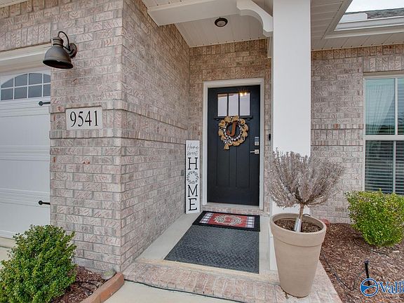 2nd image of 9541 Hampton Oak Dr