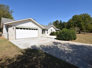 4001 N Horseshoe Dr, Guthrie, OK 73044