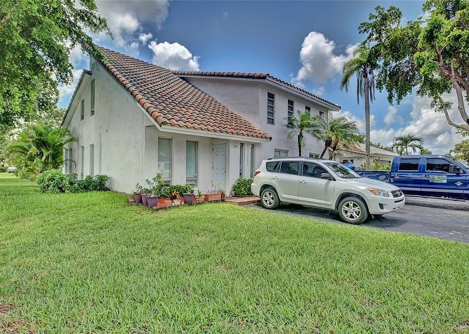 1st image of 3910 NW 105th Avenue