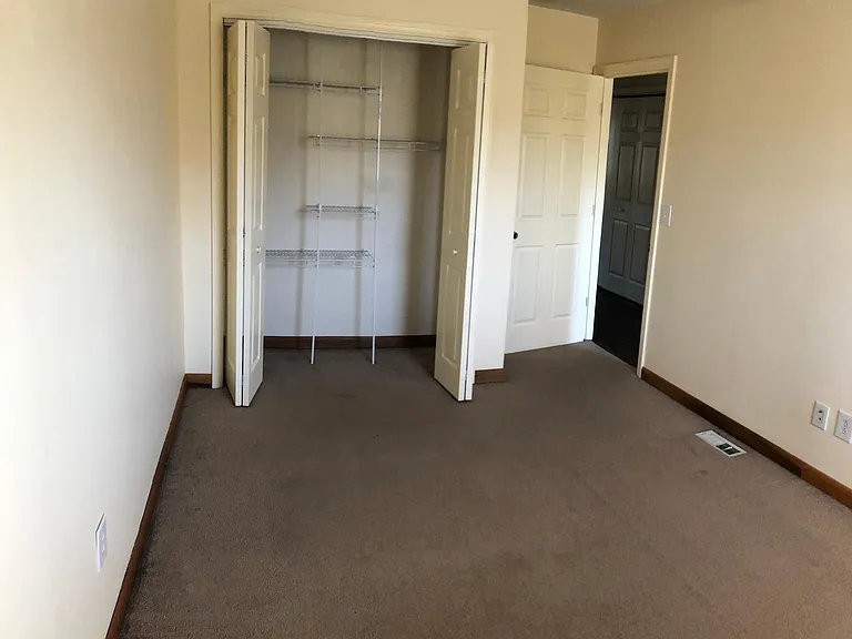 1 Weaver Town Homes — Photo 5