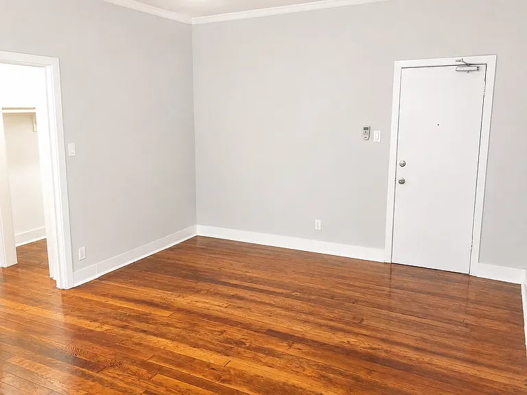 Avondale Hollywood Apartments — Photo 2