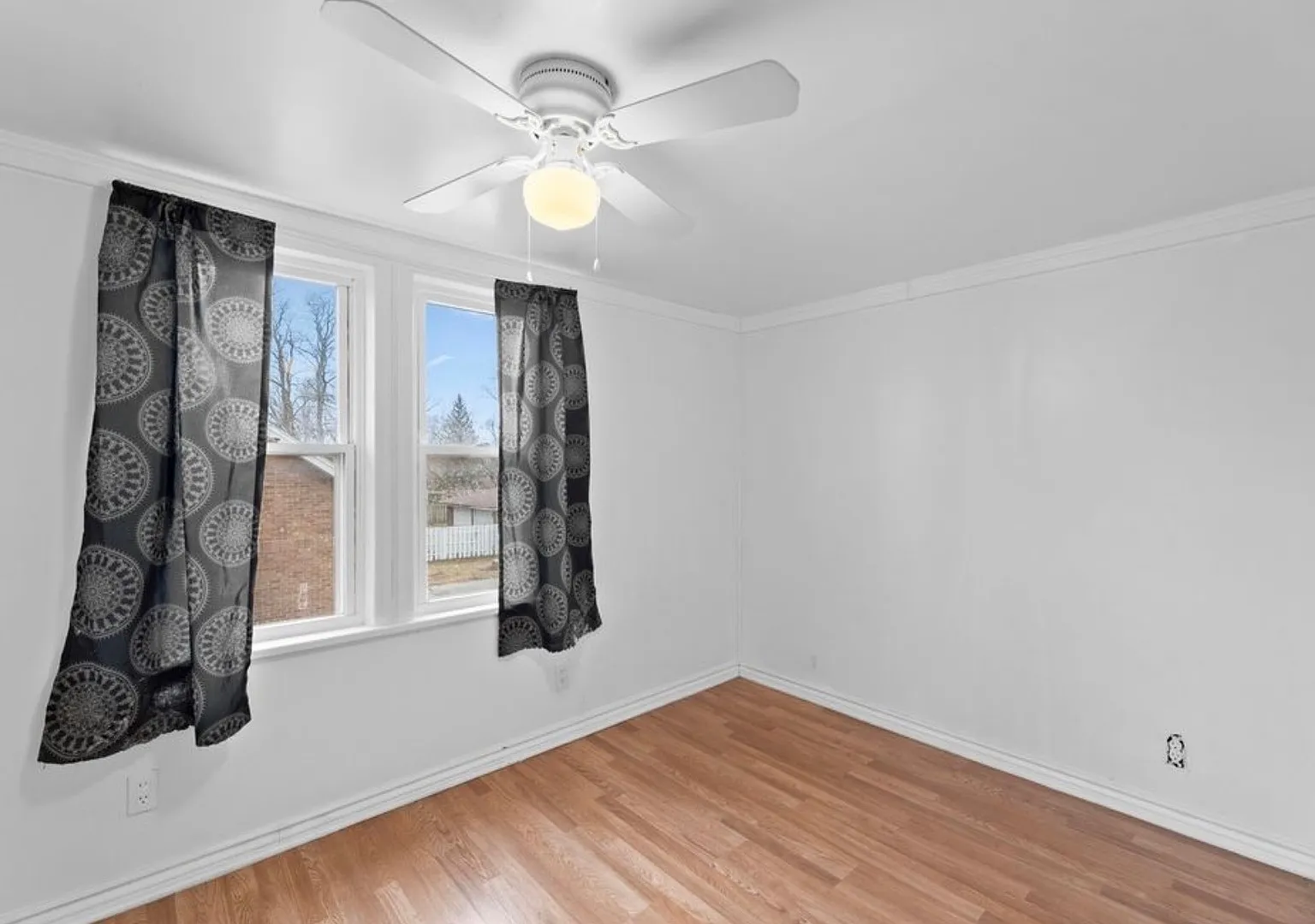 4 bed, 2000 sqft, $3,000 — Photo 2