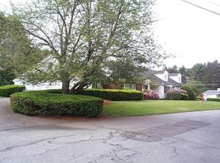 9 Trull Ln E, Lowell, MA 01852