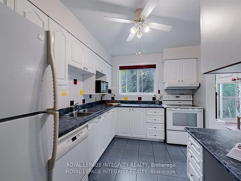 400 Fenerty Ct #5 — Photo 10