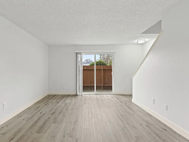 Stony Creek Apartments — Photo 28