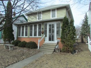 909 3rd St, Brookings, SD 57006
