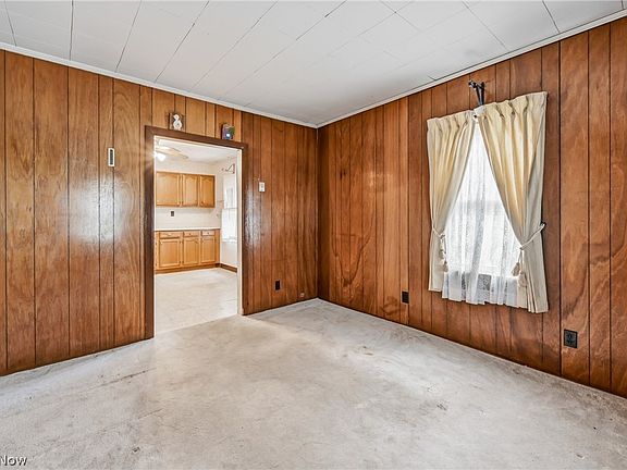 5th image of 3961 S Main St