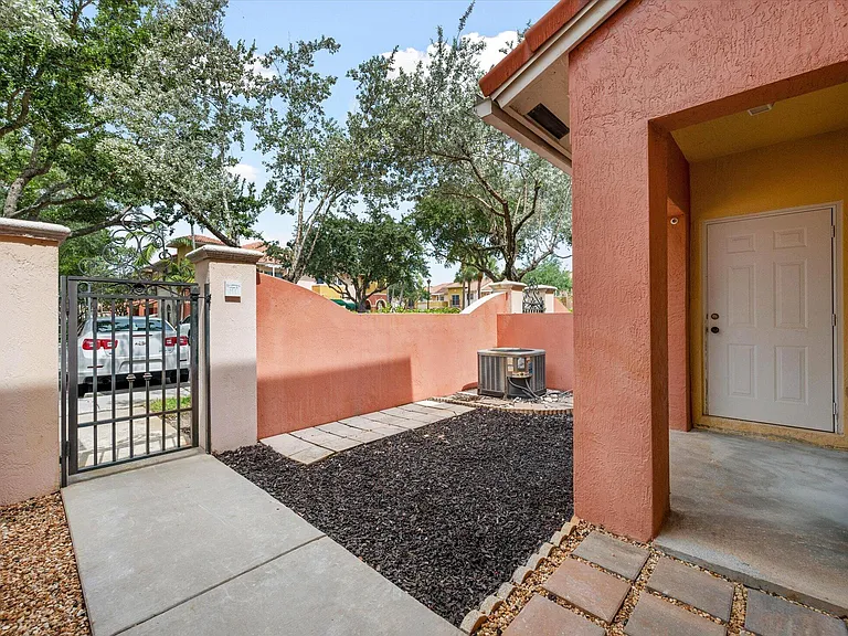 1204 Santa Catalina Ln — Photo 33