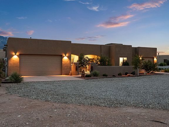 3rd image of 22 Mimbres Ct