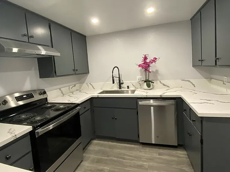 1603 E Cypress St #C — Photo 30