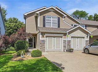 517 SW Shadow Glen Dr, Blue Springs, MO 64015