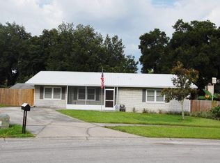 1305 Oak Valley Dr, Seffner, FL 33584