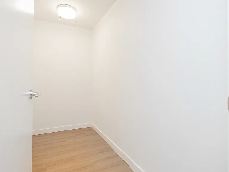 3655 Victoria Dr — Photo 72