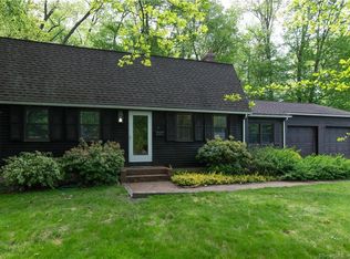 10 Redcoat Ln, Unionville, CT 06085