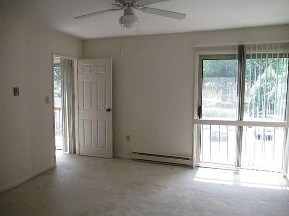 3rd image of 2038 W Schantz Ave #Townhome