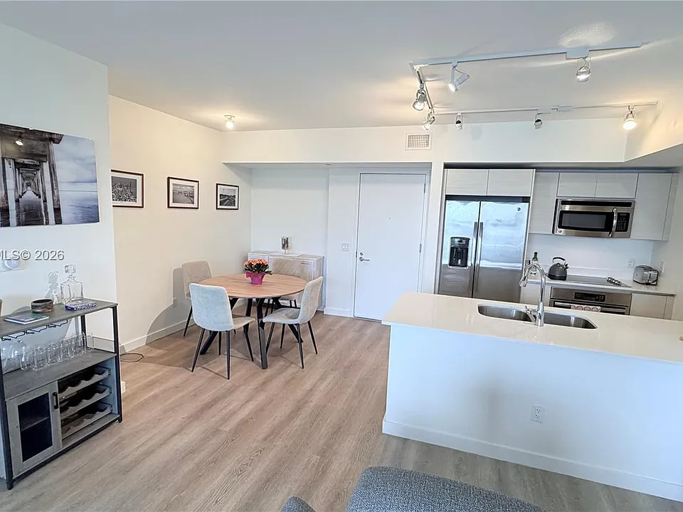 4250 Biscayne Blvd #1617